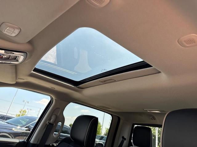 Photo of 2024 Diamond Black Crystal Pearlcoat RAM 2500