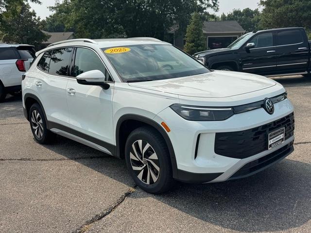 Photo of 2025 Pure White Volkswagen Tiguan