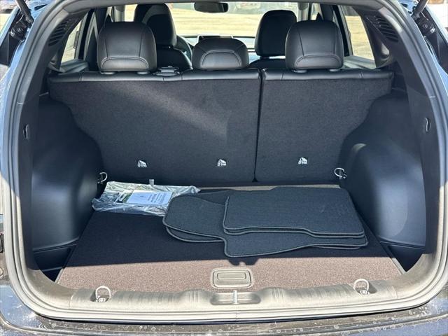Photo of 2025 Diamond Black Crystal Pearlcoat Jeep Compass