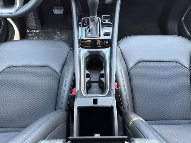 Photo of 2025 Diamond Black Crystal Pearlcoat Jeep Compass