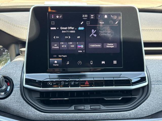 Photo of 2025 Diamond Black Crystal Pearlcoat Jeep Compass