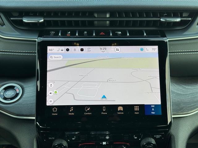 Photo of 2024 Midnight Sky Jeep Grand Cherokee