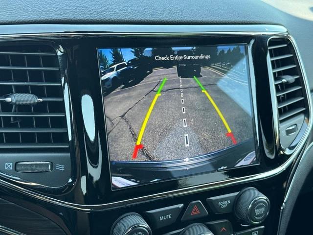 Photo of 2019 Diamond Black Crystal Pearlcoat Jeep Grand Cherokee