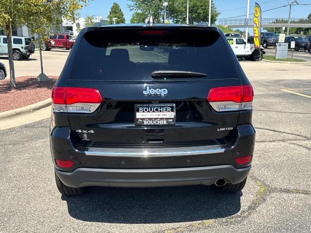 Photo of 2019 Diamond Black Crystal Pearlcoat Jeep Grand Cherokee
