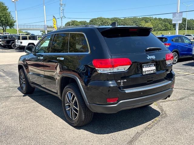 Photo of 2019 Diamond Black Crystal Pearlcoat Jeep Grand Cherokee