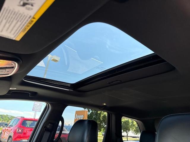 Photo of 2019 Diamond Black Crystal Pearlcoat Jeep Grand Cherokee