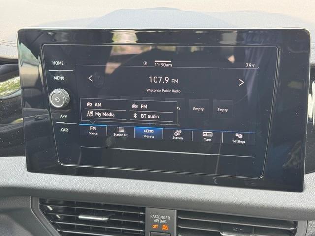 Photo of 2025 Platinum Gray Volkswagen Jetta