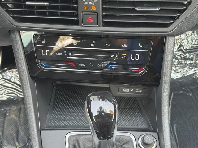 Photo of 2025 Platinum Gray Volkswagen Jetta