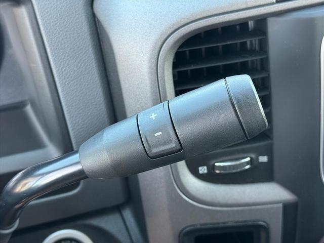 Photo of 2018 Bright White Clearcoat RAM 2500