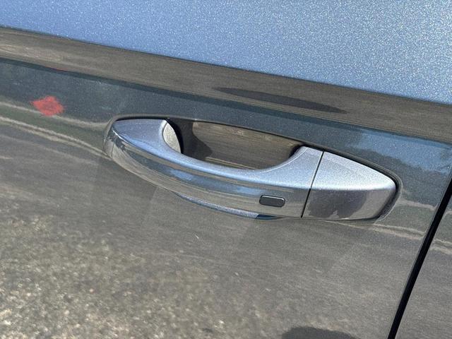 Photo of 2022 Platinum Gray Metallic Volkswagen Taos