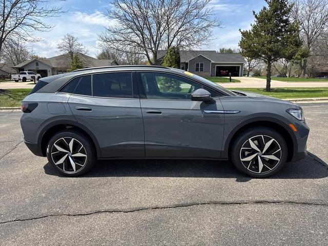 Photo of 2025 pure gray Volkswagen ID.4