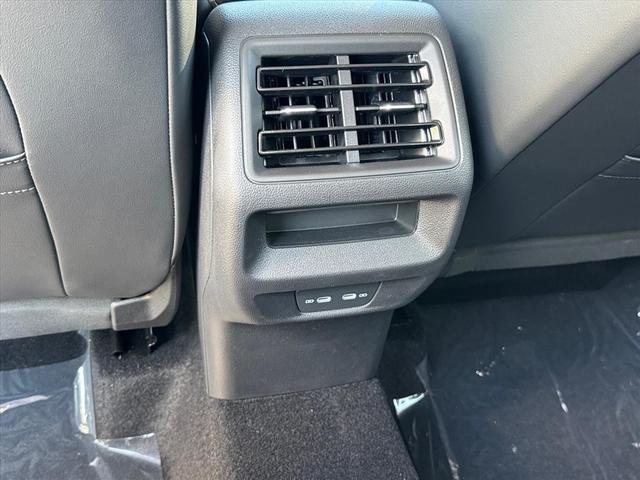 Photo of 2025 Platinum Gray Metallic Volkswagen Tiguan
