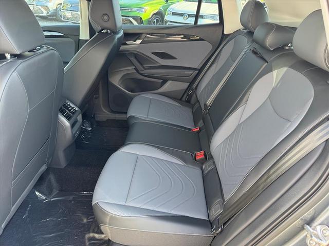 Photo of 2025 Platinum Gray Metallic Volkswagen Tiguan