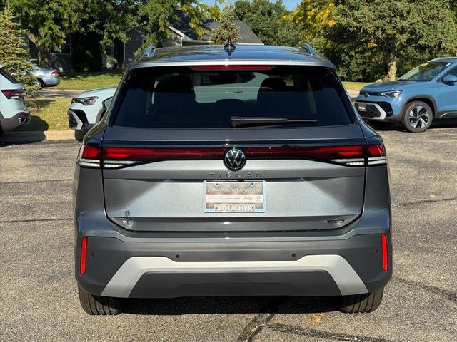 Photo of 2025 Platinum Gray Metallic Volkswagen Tiguan