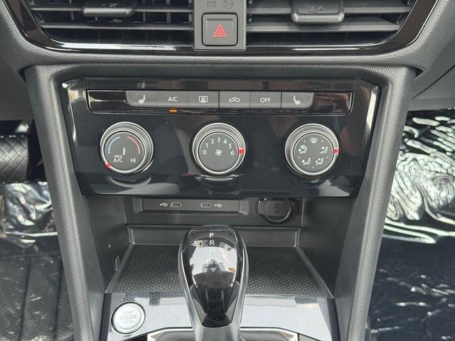 Photo of 2025 Deep Black Volkswagen Taos