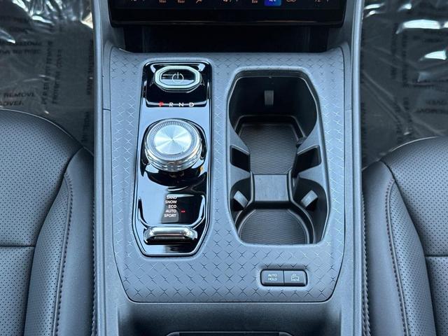 Photo of 2025 Bright White Clearcoat Jeep Wagoneer S