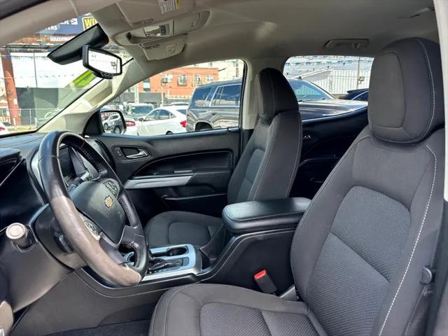 Photo of 2021 GRAY Chevrolet Colorado