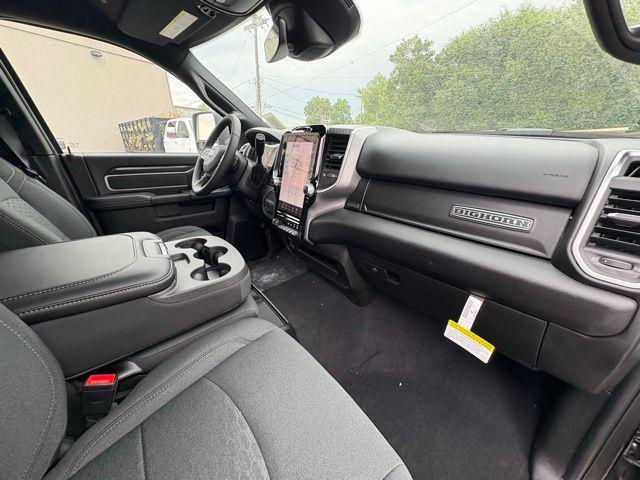 Photo of 2025 Granite Crystal Metallic Clearcoat RAM 2500