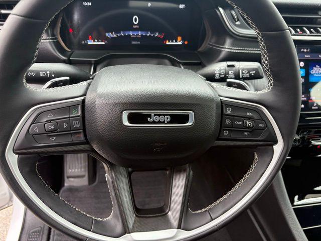 Photo of 2025 Bright White Clearcoat Jeep Grand Cherokee
