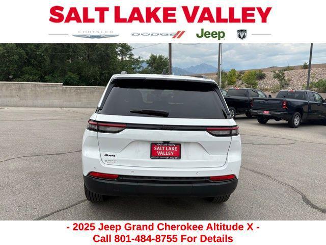 Photo of 2025 Bright White Clearcoat Jeep Grand Cherokee