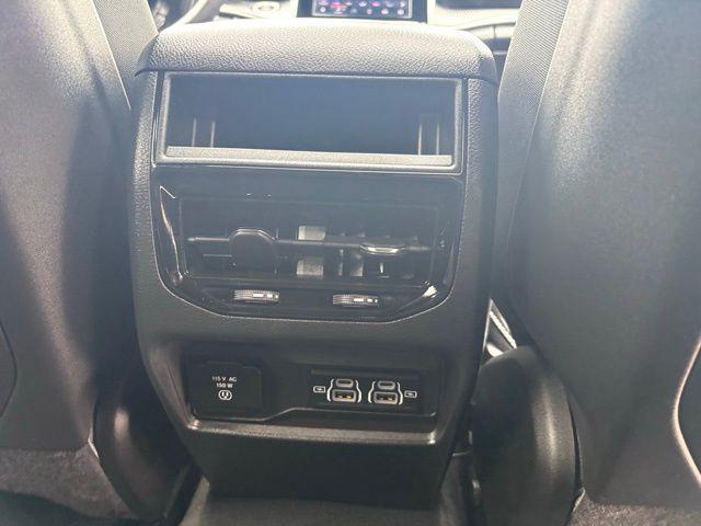 Photo of 2025 Bright White Clearcoat Jeep Grand Cherokee