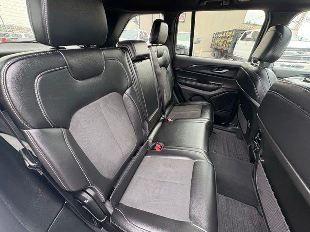 Photo of 2025 Bright White Clearcoat Jeep Grand Cherokee