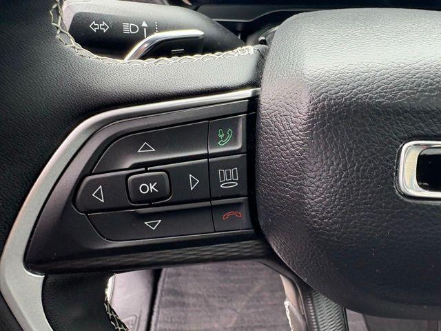 Photo of 2025 Bright White Clearcoat Jeep Grand Cherokee