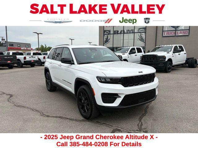 Photo of 2025 Bright White Clearcoat Jeep Grand Cherokee