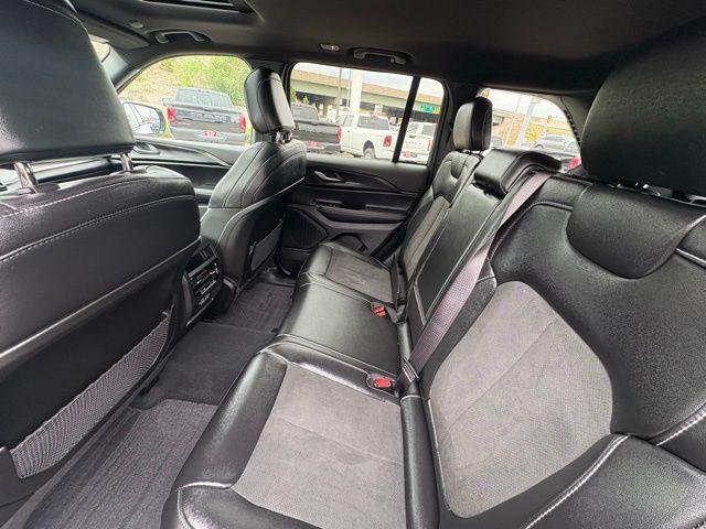 Photo of 2025 Bright White Clearcoat Jeep Grand Cherokee
