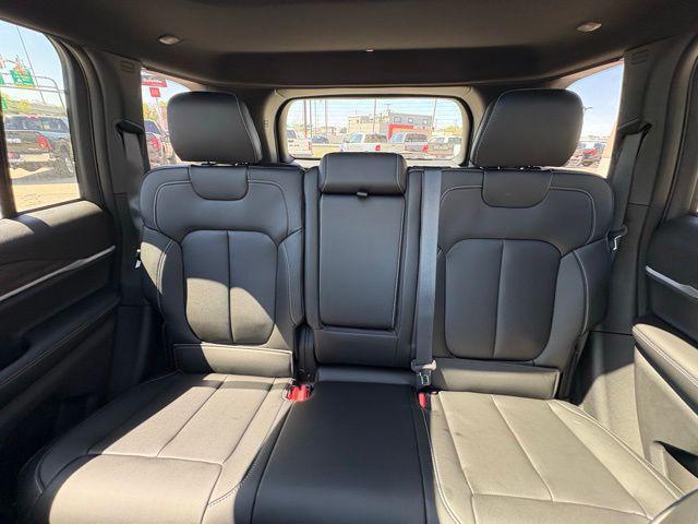 Photo of 2025 Bright White Clearcoat Jeep Grand Cherokee
