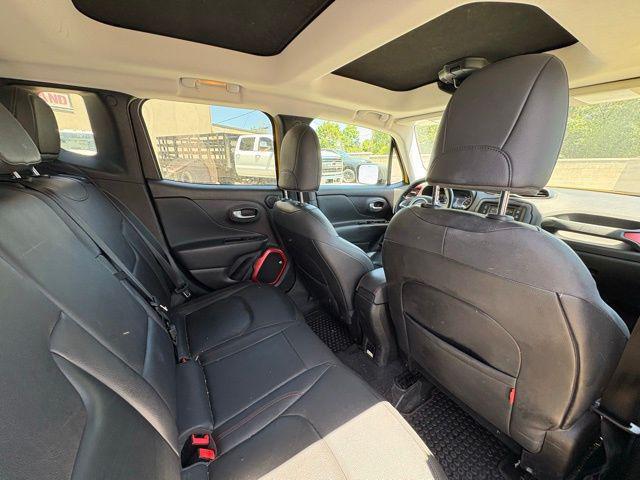 Photo of 2016 Solar Yellow Jeep Renegade
