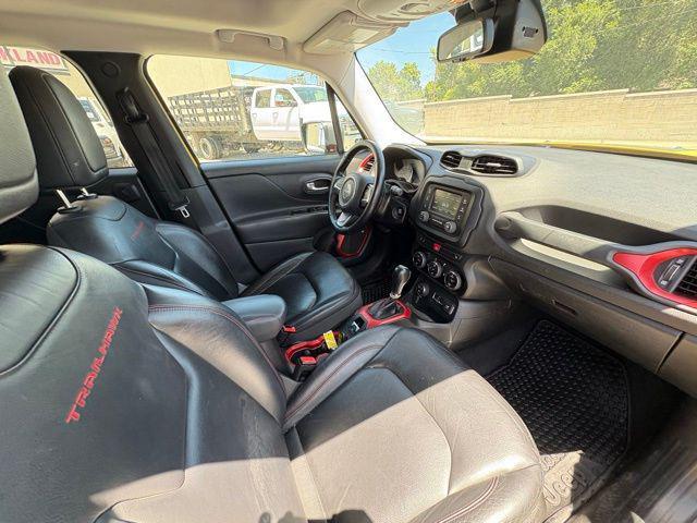 Photo of 2016 Solar Yellow Jeep Renegade