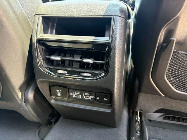 Photo of 2023 Diamond Black Crystal Pearlcoat Jeep Grand Cherokee 4xe