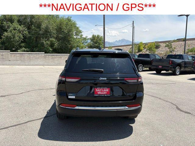Photo of 2023 Diamond Black Crystal Pearlcoat Jeep Grand Cherokee 4xe