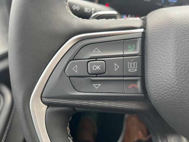 Photo of 2025 Diamond Black Crystal Pearlcoat Jeep Grand Cherokee