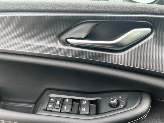 Photo of 2025 Diamond Black Crystal Pearlcoat Jeep Grand Cherokee