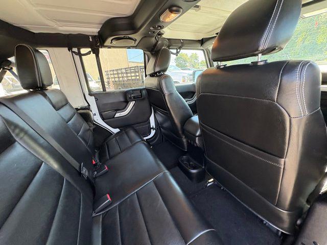 Photo of 2012 Bright White Clearcoat Jeep Wrangler Unlimited