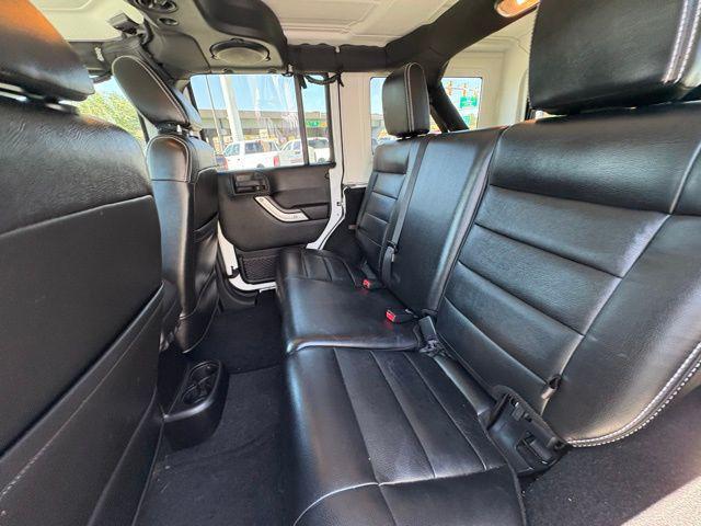 Photo of 2012 Bright White Clearcoat Jeep Wrangler Unlimited