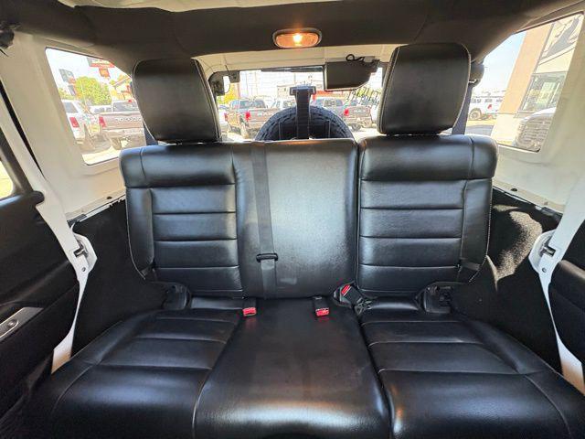 Photo of 2012 Bright White Clearcoat Jeep Wrangler Unlimited