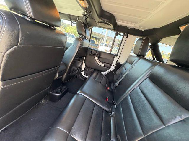 Photo of 2012 Bright White Clearcoat Jeep Wrangler Unlimited