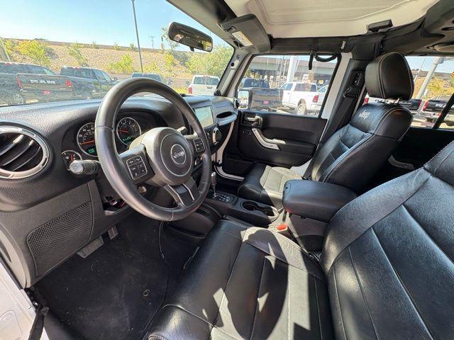 Photo of 2012 Bright White Clearcoat Jeep Wrangler Unlimited