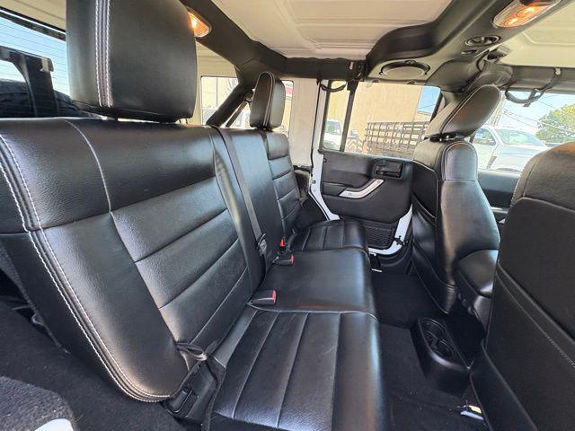 Photo of 2012 Bright White Clearcoat Jeep Wrangler Unlimited