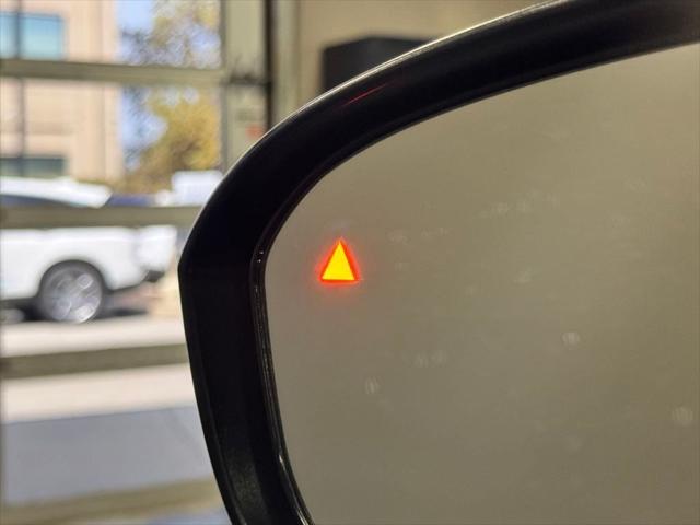 Photo of 2022 Black Mitsubishi Outlander