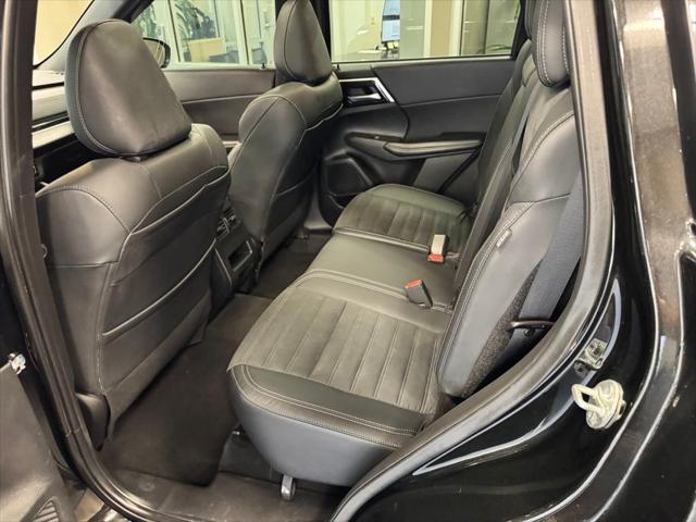 Photo of 2022 Black Mitsubishi Outlander
