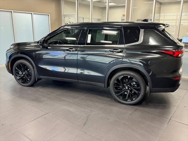 Photo of 2022 Black Mitsubishi Outlander