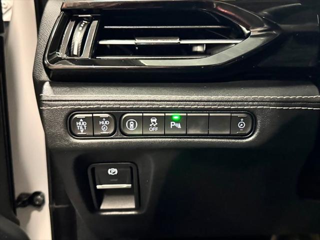 Photo of 2024 Platinum White Pearl Acura MDX