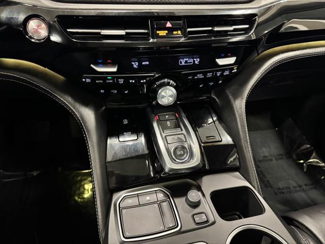 Photo of 2024 Platinum White Pearl Acura MDX