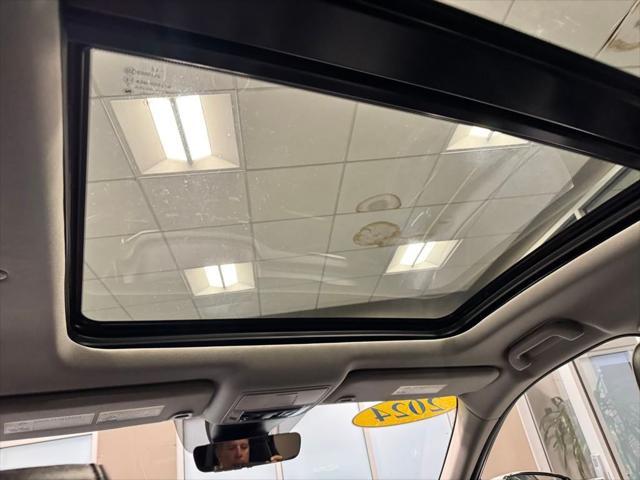 Photo of 2024 Platinum White Pearl Acura MDX