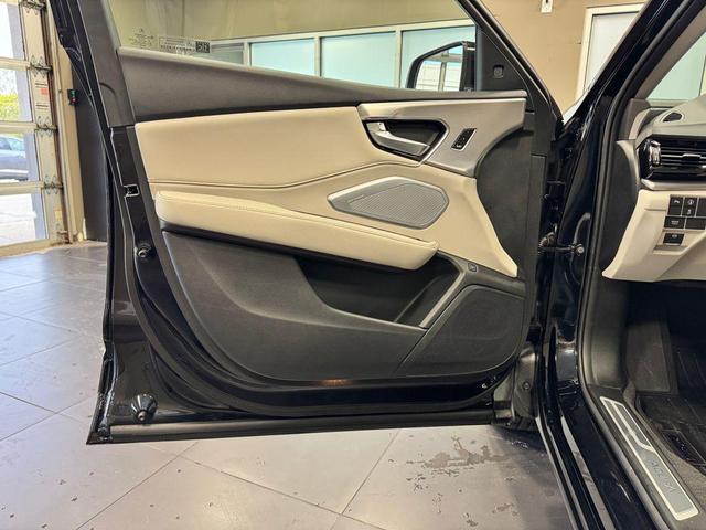 Photo of 2025 Majestic Black Pearl Acura RDX