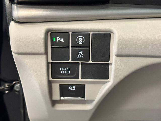 Photo of 2025 Majestic Black Pearl Acura RDX